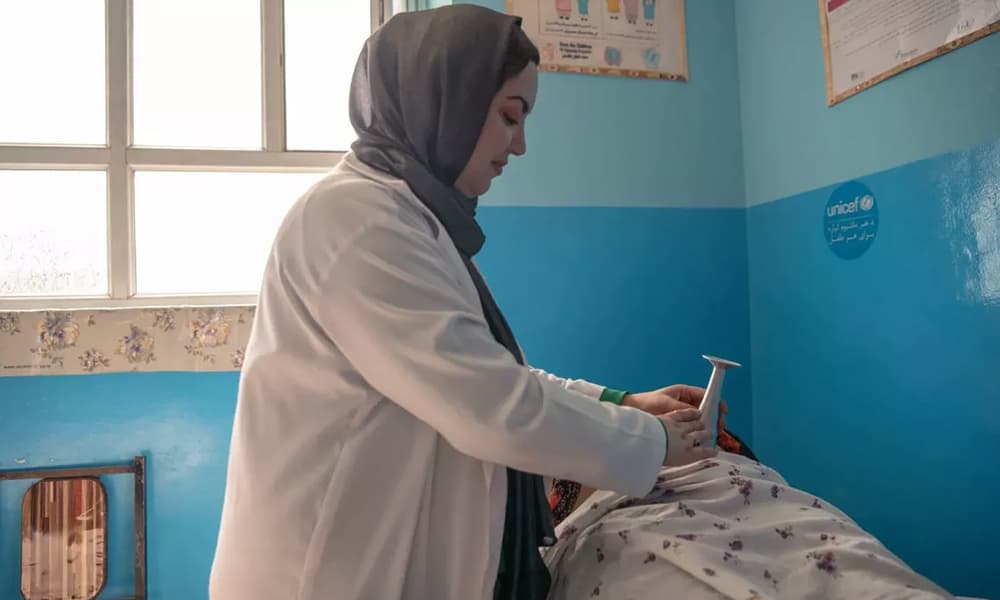 Midwives Day: UN urges greater investment to protect mothers and newborns in Afghanistan