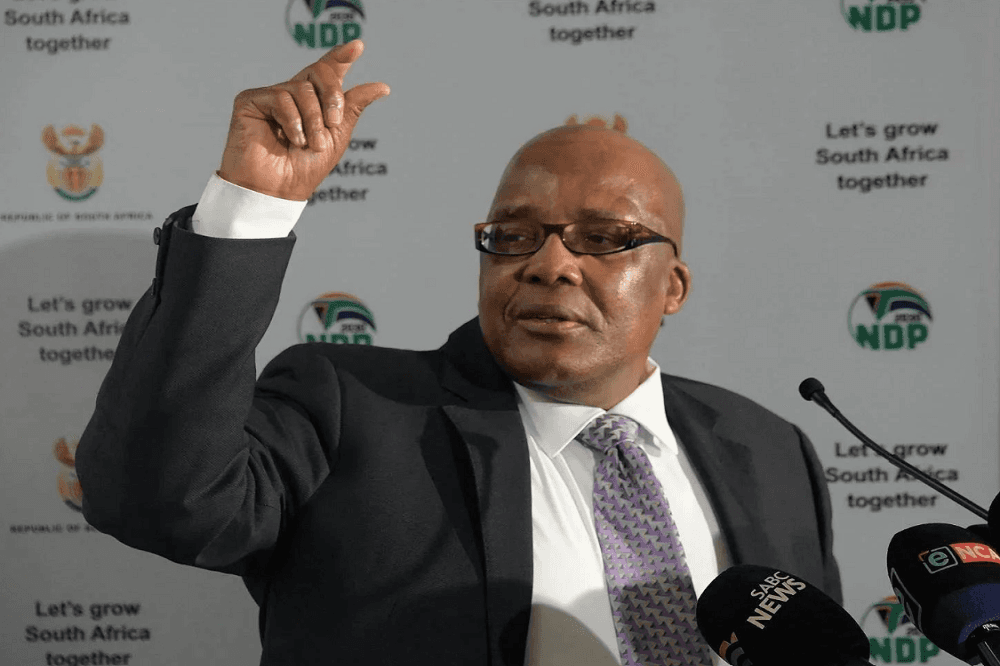 Motsoaledi cautions against panic over hantavirus, calls for calm